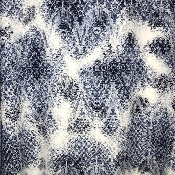 Short Sleeved Dress - Picture 2 of 3